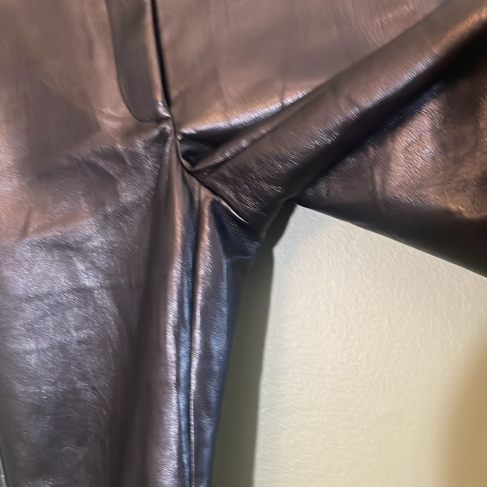 NWOT Wilfred Cabaret Black Flare Vegan Leather Flare Pants Sz 4 - Picture 7 of 9